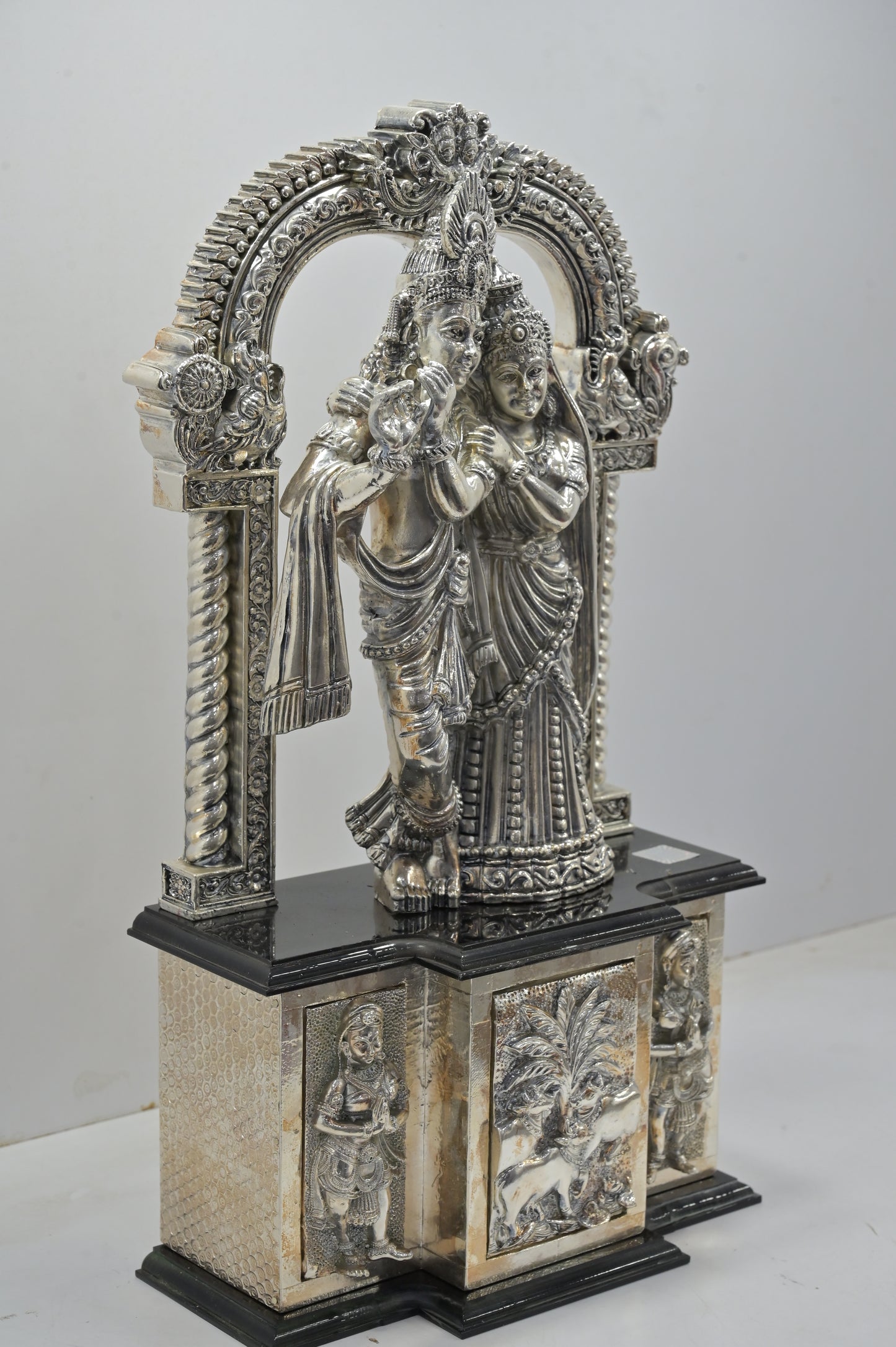 Raha Krishna Silver Idol