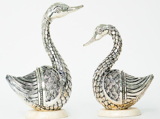Heritage Silver Swans Idol