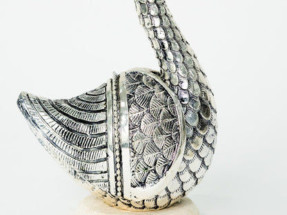 Heritage Silver Swans Idol